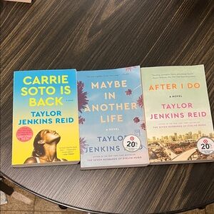 Taylor Jenkins Reid Book Set